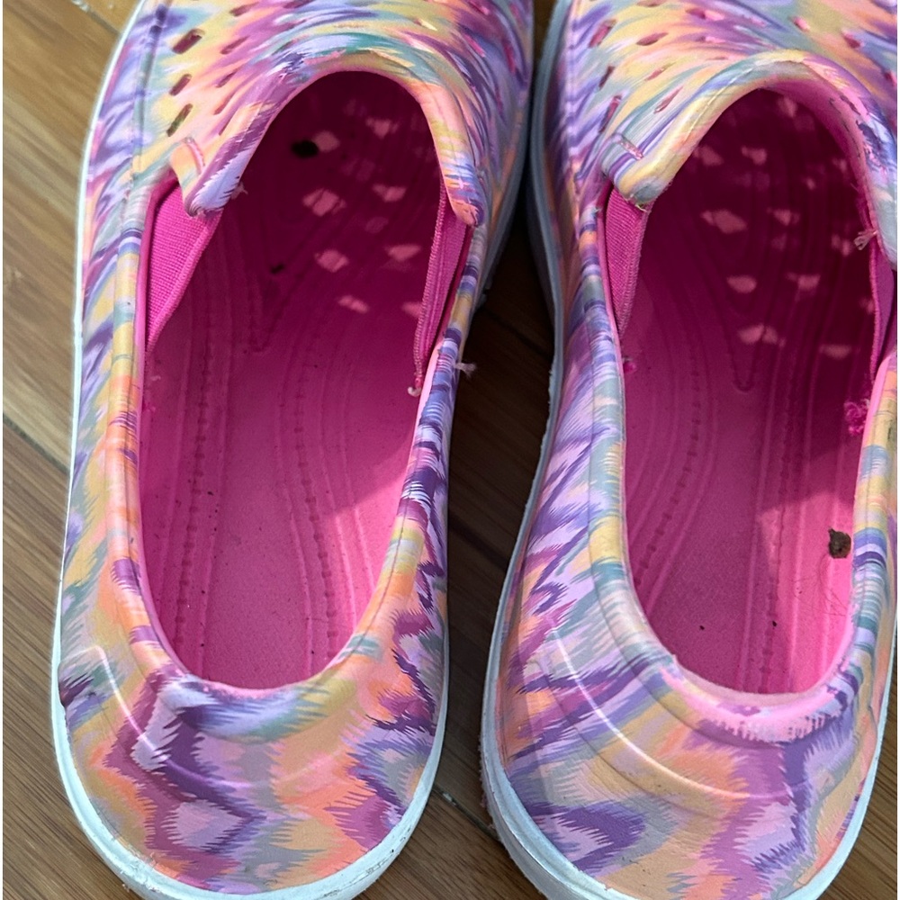 GIRLS RUBBER MOCCASIN SHOES - Picture 2 of 6